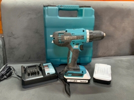 Máy Khoan, Vặn Vít Dùng Pin 18V Makita DF488D